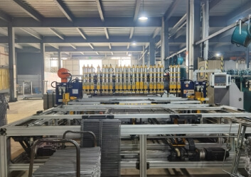 各種ラック付属品も生産