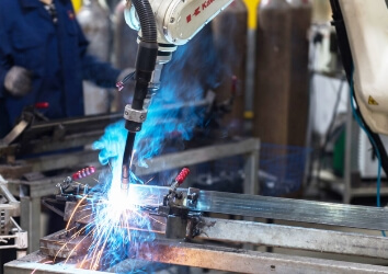 各種ラック付属品も生産