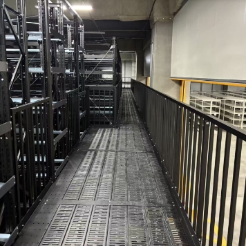 シャトルラック